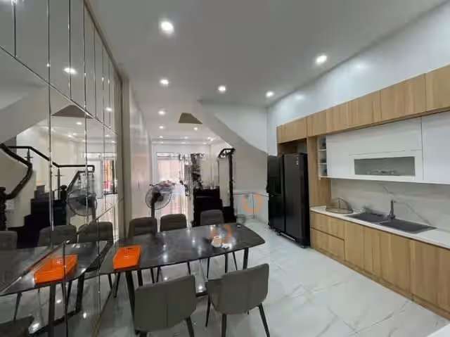 Cho thuê nhà hẻm Thành Thái Quận 10, TP.HCM – 4 phòng ngủ, giá 40 triệu Cho thuê nhà hẻm Thành Thái Quận 10, TP.HCM – 4 phòng ngủ, giá 40 triệu