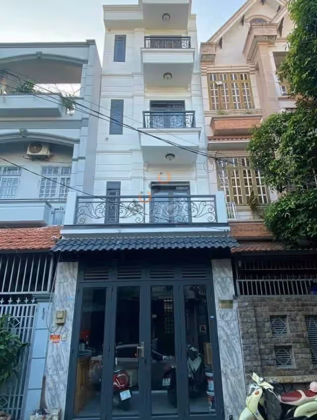 Cho thuê nhà hẻm Đường Trường Sơn Quận 10, TP.HCM – 5 phòng ngủ, giá 22 triệu