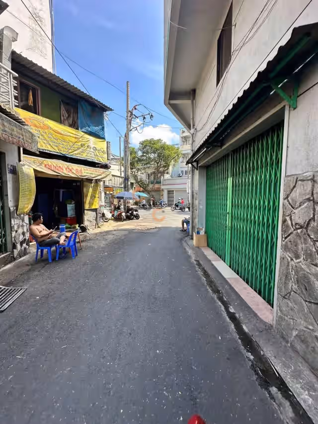 Bán nhà mặt tiền âu cơ Quận Tân Bình, TP.HCM – 2 phòng ngủ, giá 6.5 tỷ Bán nhà mặt tiền âu cơ Quận Tân Bình, TP.HCM – 2 phòng ngủ, giá 6.5 tỷ