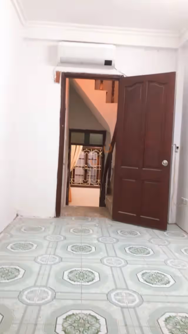 Cho thuê nhà hẻm Dương Quảng Hàm Nghĩa Đô, Hà Nội – 4 phòng ngủ, giá 12 triệu