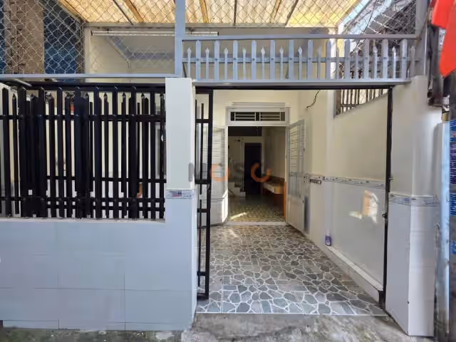 Bán nhà hẻm hoàng hoa thám Thành phố Dĩ An, Ho Chi Minh – 2 phòng ngủ, giá 3.1 tỷ Bán nhà hẻm hoàng hoa thám Thành phố Dĩ An, Ho Chi Minh – 2 phòng ngủ, giá 3.1 tỷ