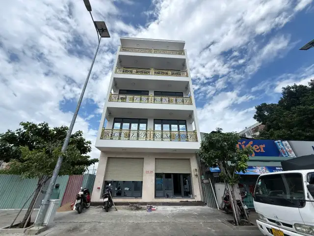 Cho thuê nhà mặt tiền Nguyễn Gia Trí Quận Bình Thạnh, TP.HCM – 1 phòng ngủ, giá 100 triệu Cho thuê nhà mặt tiền Nguyễn Gia Trí Quận Bình Thạnh, TP.HCM – 1 phòng ngủ, giá 100 triệu
