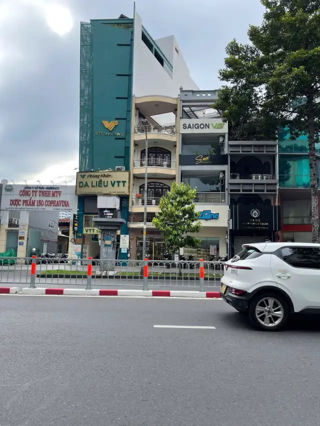 Bán nhà mặt tiền Trần Hưng Đạo Quận 1, TP.HCM – 8 phòng ngủ, giá 70 tỷ Bán nhà mặt tiền Trần Hưng Đạo Quận 1, TP.HCM – 8 phòng ngủ, giá 70 tỷ