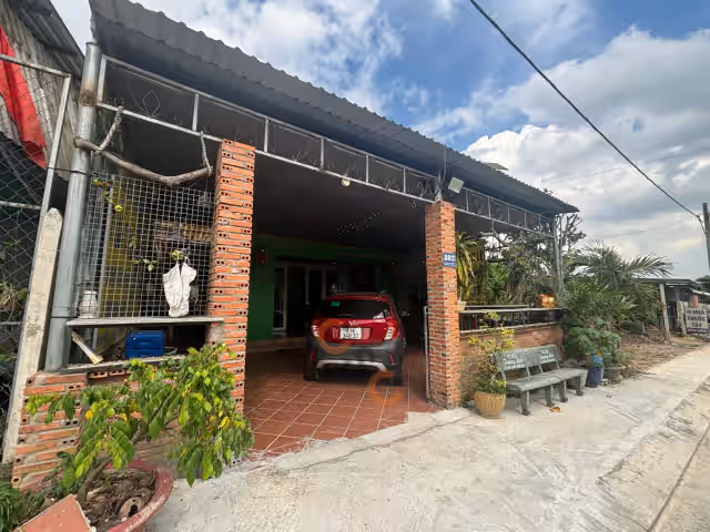 Bán nhà mặt tiền Tỉnh Lộ 15 Huyện Củ Chi, TP.HCM – 2 phòng ngủ, giá 4.5 tỷ Bán nhà mặt tiền Tỉnh Lộ 15 Huyện Củ Chi, TP.HCM – 2 phòng ngủ, giá 4.5 tỷ