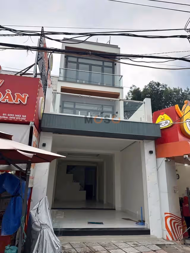 Bán nhà mặt tiền Nguyễn Văn Cừ Quận Ninh Kiều, TP. Cần Thơ – 3 phòng ngủ, giá 13.5 tỷ
