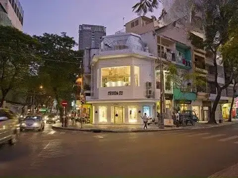 Bán nhà mặt tiền Đường Lê Thánh Tôn Quận 1, TP.HCM – 2 phòng ngủ, giá 80 tỷ