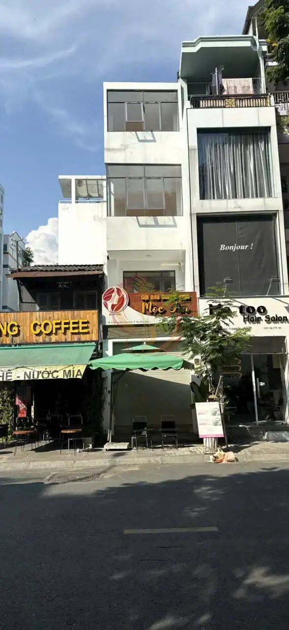 Cho thuê nhà mặt tiền Nguyễn Cảnh Chân Quận 1, TP.HCM – 3 phòng ngủ, giá 30 triệu