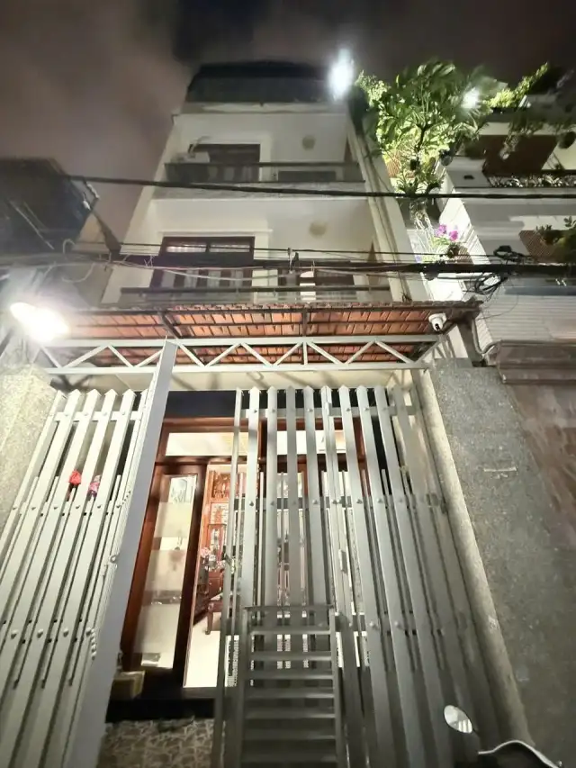 Bán nhà hẻm Duy Tân Quận Tân Bình, TP.HCM – 4 phòng ngủ, giá 9.5 tỷ Bán nhà hẻm Duy Tân Quận Tân Bình, TP.HCM – 4 phòng ngủ, giá 9.5 tỷ