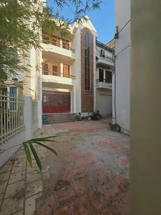 Bán nhà mặt tiền Lý Thánh Tôn  Thành phố Nha Trang, Khánh Hòa – 5 phòng ngủ, giá 30 tỷ