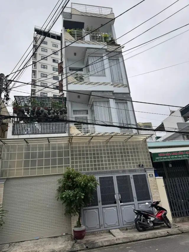 Bán nhà mặt tiền Nguyễn Công Trứ Thành phố Nha Trang, Khánh Hòa – 4 phòng ngủ, giá 17 tỷ