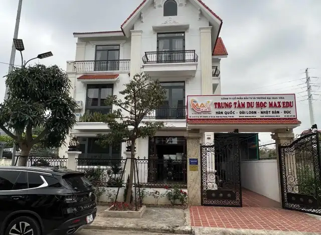 Bán nhà mặt tiền Hoàng Quốc Việt Huyện Đan Phượng, TP. Hà Nội – 8 phòng ngủ, giá 29.9 tỷ