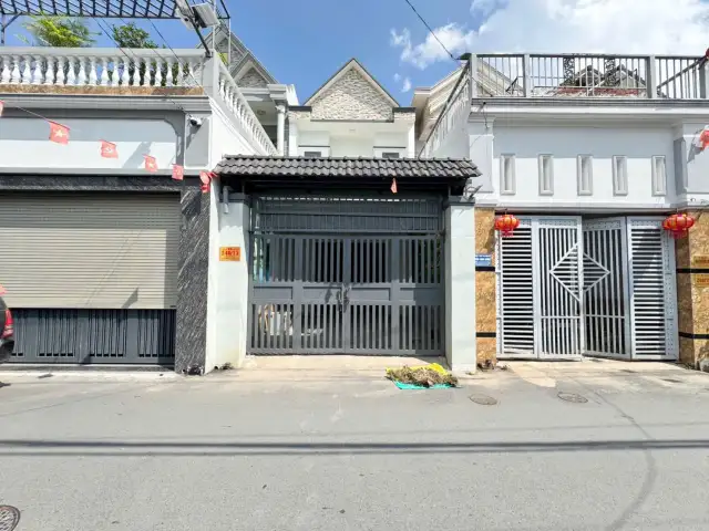 Bán nhà mặt tiền Đoàn Thị Kia Thành phố Dĩ An, Bình Dương – 2 phòng ngủ, giá 5.4 tỷ