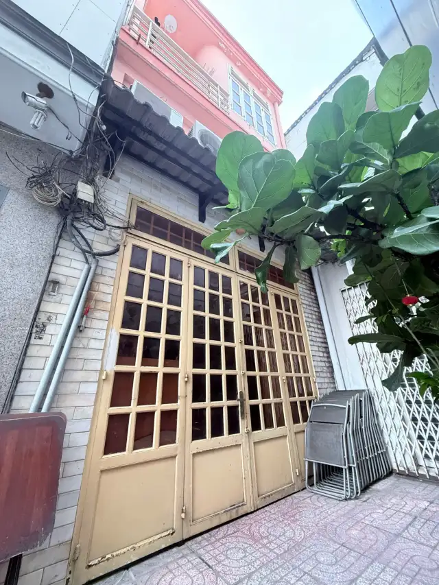 Bán nhà hẻm Trường Sa Quận 3, TP.HCM – 2 phòng ngủ, giá 8.8 tỷ Bán nhà hẻm Trường Sa Quận 3, TP.HCM – 2 phòng ngủ, giá 8.8 tỷ