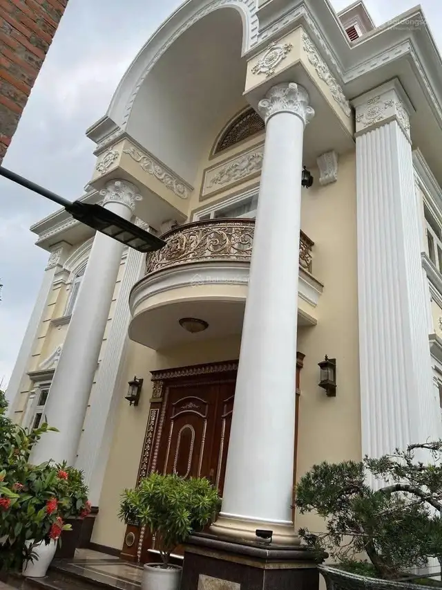 Bán nhà mặt tiền đường Số 40 Thành phố Thủ Đức, TP.HCM – 3 phòng ngủ, giá 39.9 tỷ