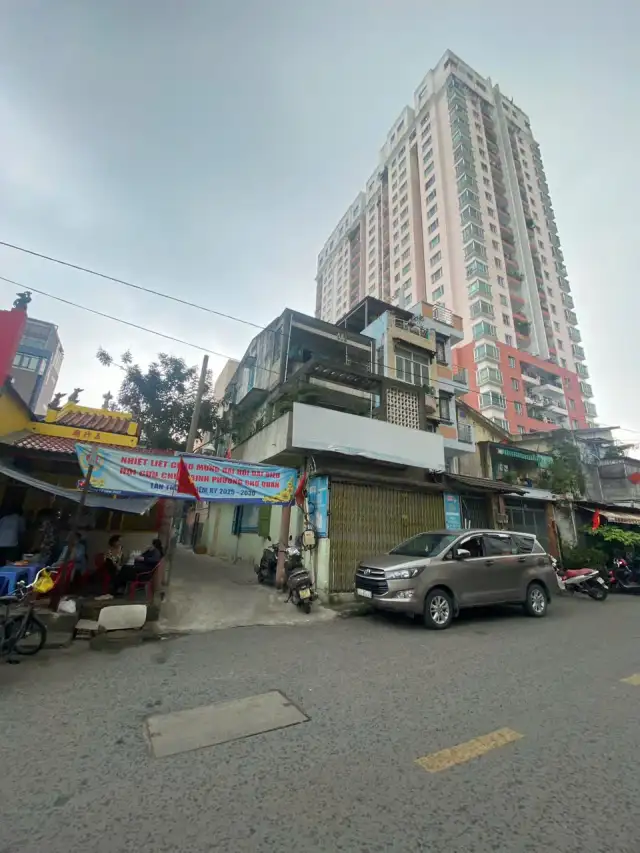 Bán nhà mặt tiền phan văn trị Quận 5, TP.HCM – 3 phòng ngủ, giá 11 tỷ Bán nhà mặt tiền phan văn trị Quận 5, TP.HCM – 3 phòng ngủ, giá 11 tỷ