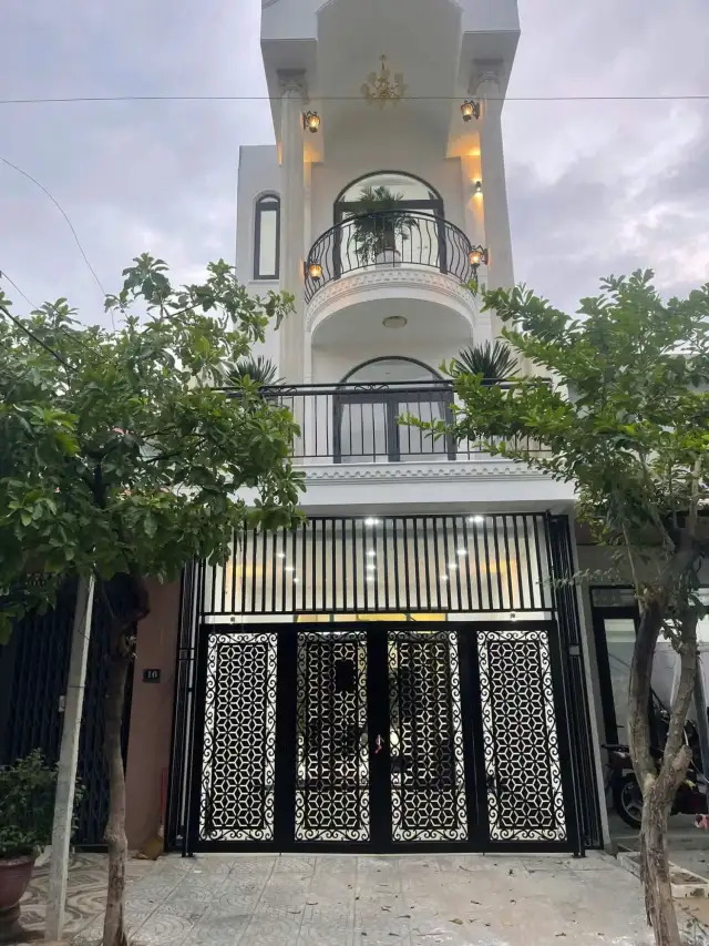 Bán nhà mặt tiền Dương Đức Hiền Quận Liên Chiểu, TP. Đà Nẵng – 4 phòng ngủ, giá 8.3 tỷ