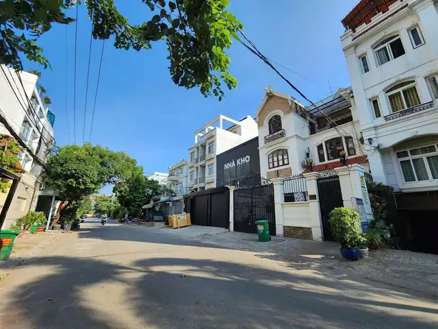 Bán nhà mặt tiền Nguyễn Văn Hưởng Thành phố Thủ Đức, TP.HCM – giá 55 tỷ Bán nhà mặt tiền Nguyễn Văn Hưởng Thành phố Thủ Đức, TP.HCM – giá 55 tỷ