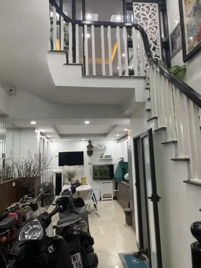 Bán nhà hẻm Đường Ngọc Trì Quận Long Biên, TP. Hà Nội – 5 phòng ngủ, giá 7.9 tỷ