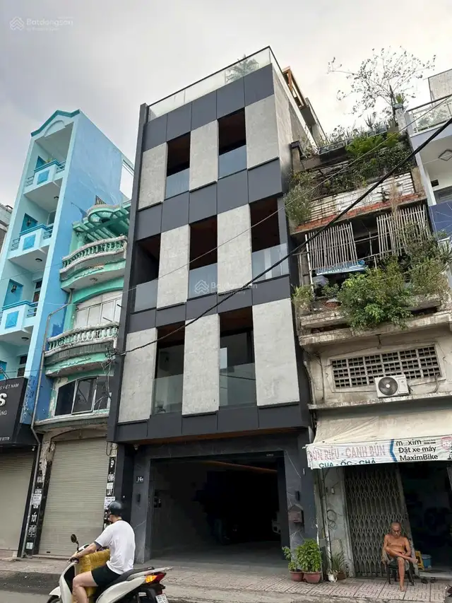 Bán nhà mặt tiền Đồng Đen Quận Tân Bình, TP.HCM – 6 phòng ngủ, giá 28 tỷ Bán nhà mặt tiền Đồng Đen Quận Tân Bình, TP.HCM – 6 phòng ngủ, giá 28 tỷ