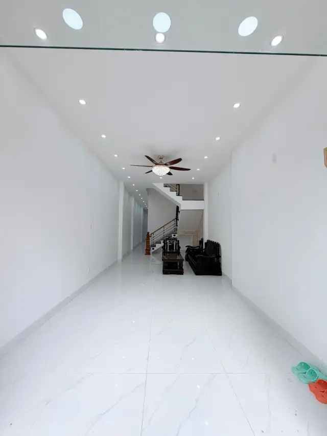Bán nhà mặt tiền Hoàng Diệu Quận Hải Châu, TP. Đà Nẵng – 8 phòng ngủ, giá 12.8 tỷ Bán nhà mặt tiền Hoàng Diệu Quận Hải Châu, TP. Đà Nẵng – 8 phòng ngủ, giá 12.8 tỷ