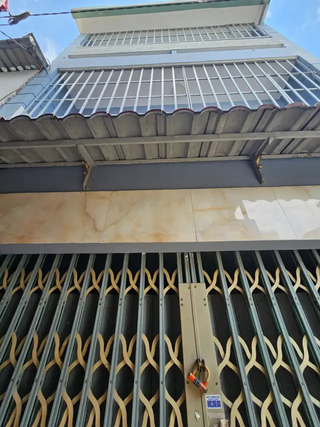 Bán nhà hẻm Ấp Chiến Lược, khu phố 3 Quận Bình Tân, TP.HCM – 2 phòng ngủ, giá 2.4 tỷ