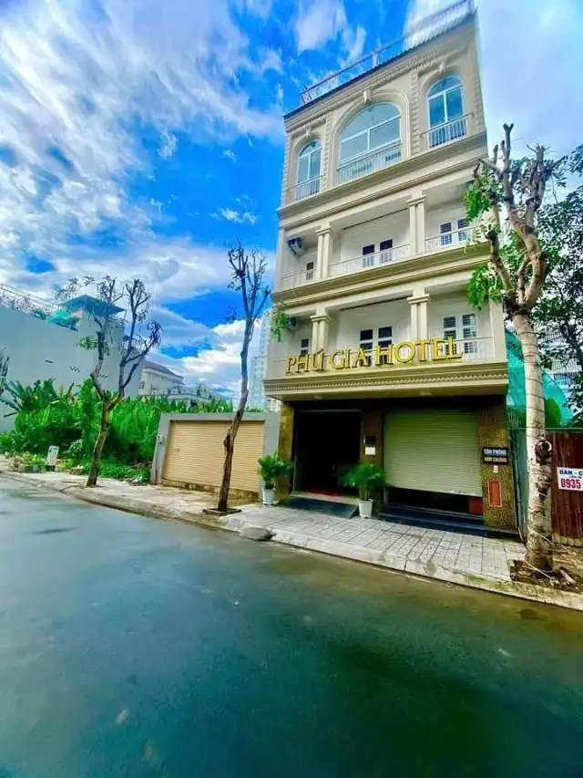 Bán nhà mặt tiền đường số 2C, Khu dân cư Phú Mỹ - Công ty Dịch vụ Công ích Quận 4  Quận 7, TP.HCM – 24 phòng ngủ, giá 28.6 tỷ