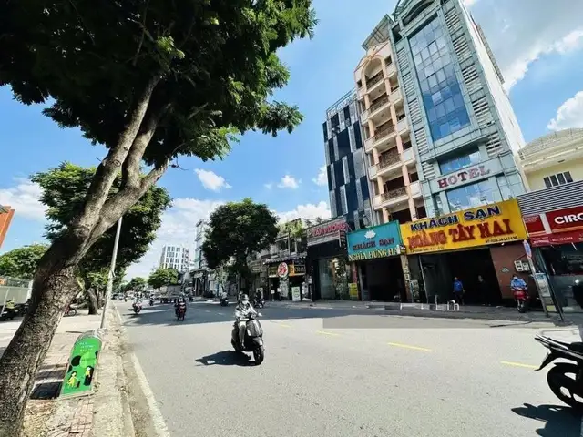 Bán nhà mặt tiền Thành Thái Quận 10, TP.HCM – 4 phòng ngủ, giá 39 tỷ