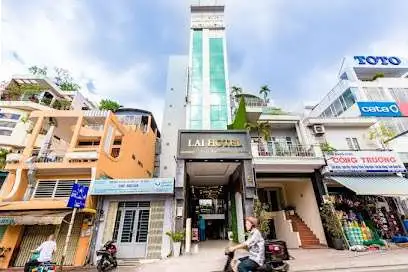 Bán nhà mặt tiền Phan Đình Phùng Quận Phú Nhuận, TP.HCM – 24 phòng ngủ, giá 50 tỷ