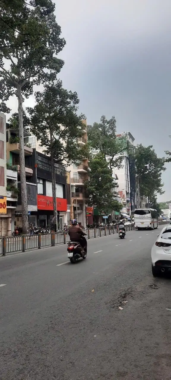 Bán nhà mặt tiền Trần Phú Quận 5, TP.HCM – 1 phòng ngủ, giá 27 tỷ