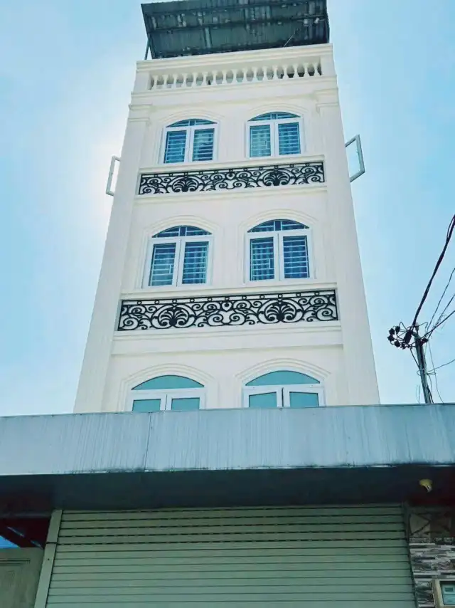 Bán nhà mặt tiền Thạnh Lộc 38 Quận 12, TP.HCM – 9 phòng ngủ, giá 6.5 tỷ
