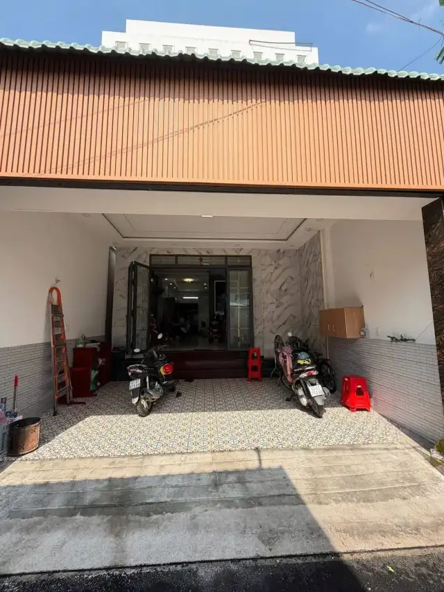 Bán nhà hẻm Khu phố Đông Tân Thành phố Dĩ An, Bình Dương – 4 phòng ngủ, giá 5.9 tỷ Bán nhà hẻm Khu phố Đông Tân Thành phố Dĩ An, Bình Dương – 4 phòng ngủ, giá 5.9 tỷ