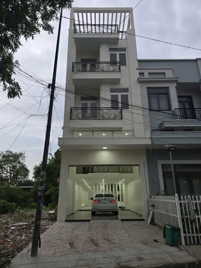 Bán nhà mặt tiền Trần Văn Việt Quận Cái Răng, TP. Cần Thơ – 4 phòng ngủ, giá 5.9 tỷ
