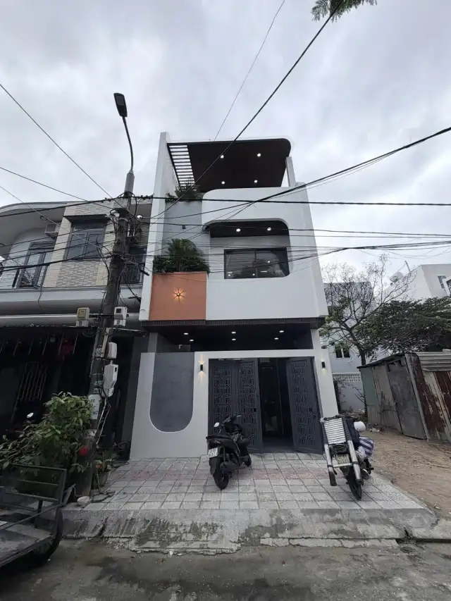 Bán nhà mặt tiền Hòa Minh 10 Quận Liên Chiểu, TP. Đà Nẵng – 3 phòng ngủ, giá 7.6 tỷ Bán nhà mặt tiền Hòa Minh 10 Quận Liên Chiểu, TP. Đà Nẵng – 3 phòng ngủ, giá 7.6 tỷ