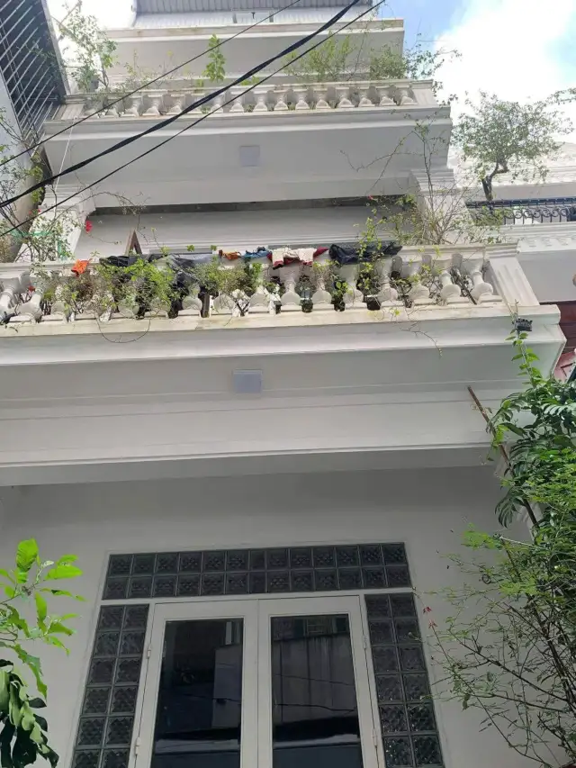 Bán nhà hẻm Hùng Vương Quận Thuận Hóa, TP. Huế – 3 phòng ngủ, giá 3.9 tỷ Bán nhà hẻm Hùng Vương Quận Thuận Hóa, TP. Huế – 3 phòng ngủ, giá 3.9 tỷ