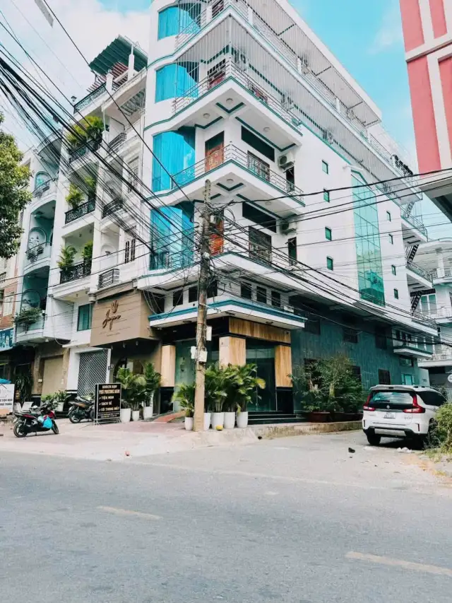 Bán nhà mặt tiền Trần Quang Khải Quận Ninh Kiều, TP. Cần Thơ – 17 phòng ngủ, giá 15.8 tỷ Bán nhà mặt tiền Trần Quang Khải Quận Ninh Kiều, TP. Cần Thơ – 17 phòng ngủ, giá 15.8 tỷ