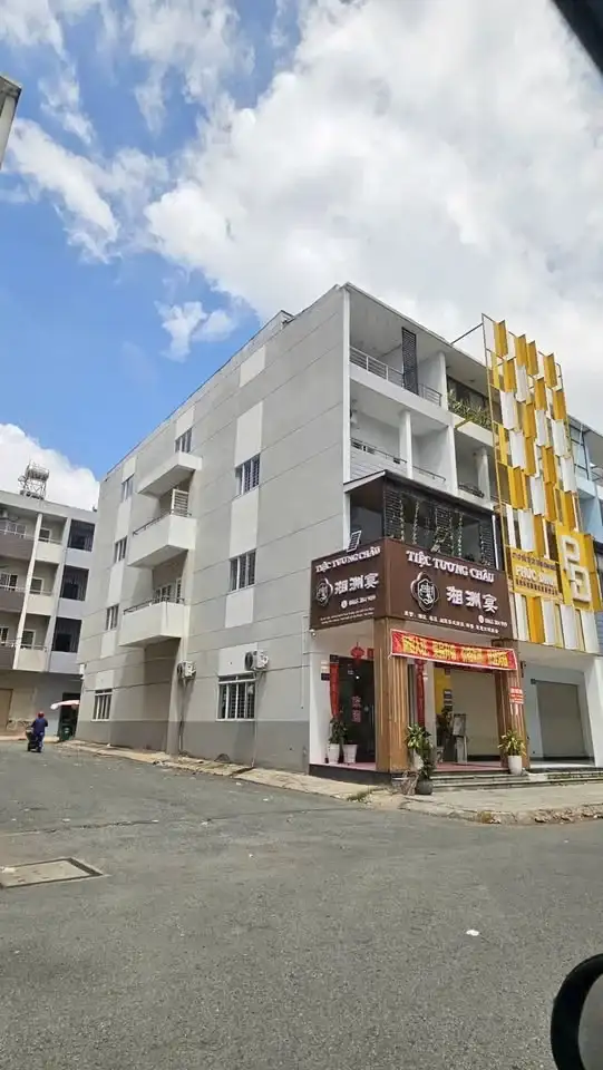 Bán nhà mặt tiền Huỳnh Thúc Kháng Thành phố Thủ Dầu Một, Bình Dương – 4 phòng ngủ, giá 12 tỷ