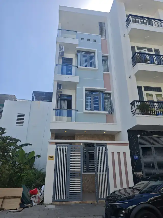 Bán nhà mặt tiền đường F1, Khu đô thị VCN Phước Long Thành phố Nha Trang, Khánh Hòa – 4 phòng ngủ, giá 7.4 tỷ Bán nhà mặt tiền đường F1, Khu đô thị VCN Phước Long Thành phố Nha Trang, Khánh Hòa – 4 phòng ngủ, giá 7.4 tỷ