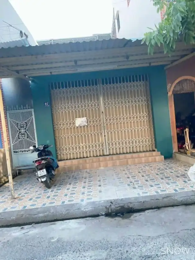 Bán nhà mặt tiền đường Nguyễn Sơn Thành phố Nha Trang, Khánh Hòa – 2 phòng ngủ, giá 4.9 tỷ Bán nhà mặt tiền đường Nguyễn Sơn Thành phố Nha Trang, Khánh Hòa – 2 phòng ngủ, giá 4.9 tỷ