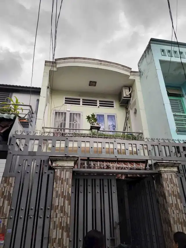 Bán nhà hẻm đường HT17 Quận 12, TP.HCM – 4 phòng ngủ, giá 2.4 tỷ Bán nhà hẻm đường HT17 Quận 12, TP.HCM – 4 phòng ngủ, giá 2.4 tỷ