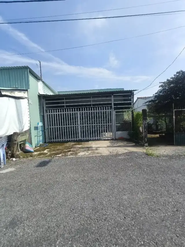 Bán nhà mặt tiền Nguyễn Văn Nhâm Thành phố Tân An, Long An – 2 phòng ngủ, giá 2 tỷ Bán nhà mặt tiền Nguyễn Văn Nhâm Thành phố Tân An, Long An – 2 phòng ngủ, giá 2 tỷ