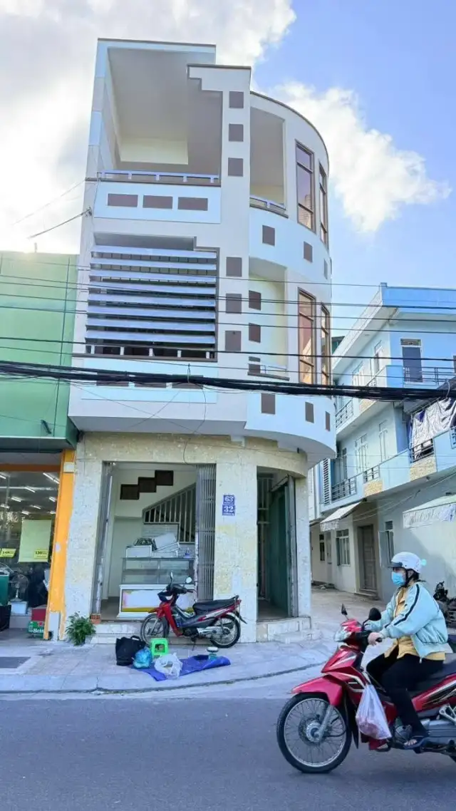 Bán nhà mặt tiền Trường Sa Thành phố Nha Trang, Khánh Hòa – 7 phòng ngủ, giá 15.5 tỷ