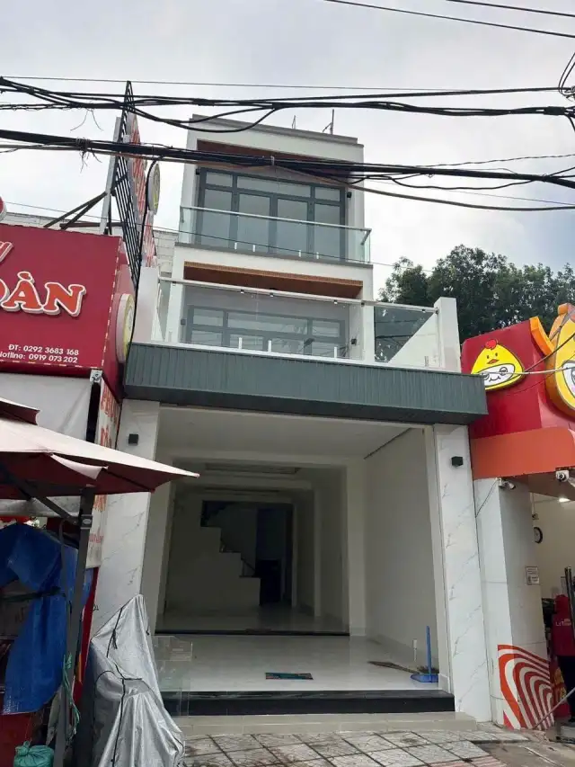 Bán nhà mặt tiền Nguyễn Văn Cừ Quận Ninh Kiều, TP. Cần Thơ – 3 phòng ngủ, giá 13.5 tỷ