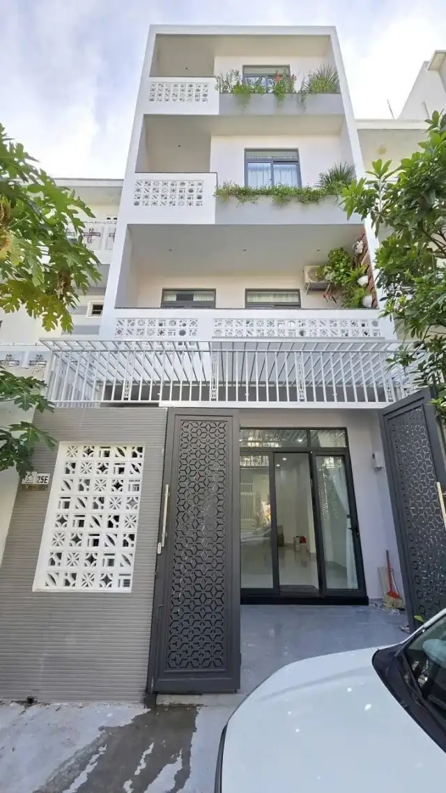 Bán nhà mặt tiền Hương Sơn Thành phố Nha Trang, Khánh Hòa – 3 phòng ngủ, giá 14.6 tỷ