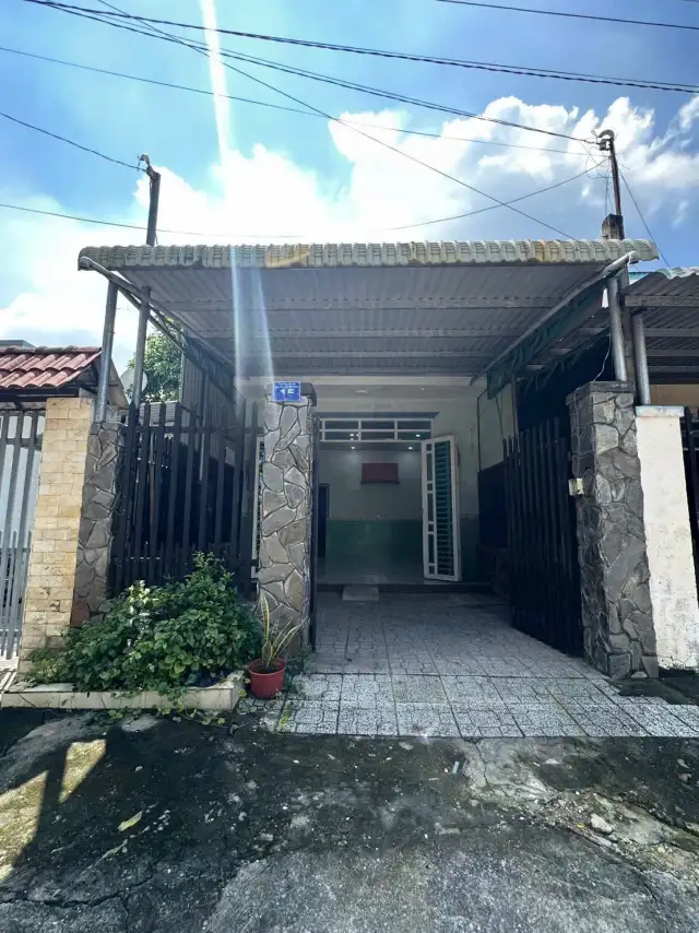Bán nhà mặt tiền đường số 4 Thành phố Thủ Dầu Một, Bình Dương – 2 phòng ngủ, giá 1.9 tỷ