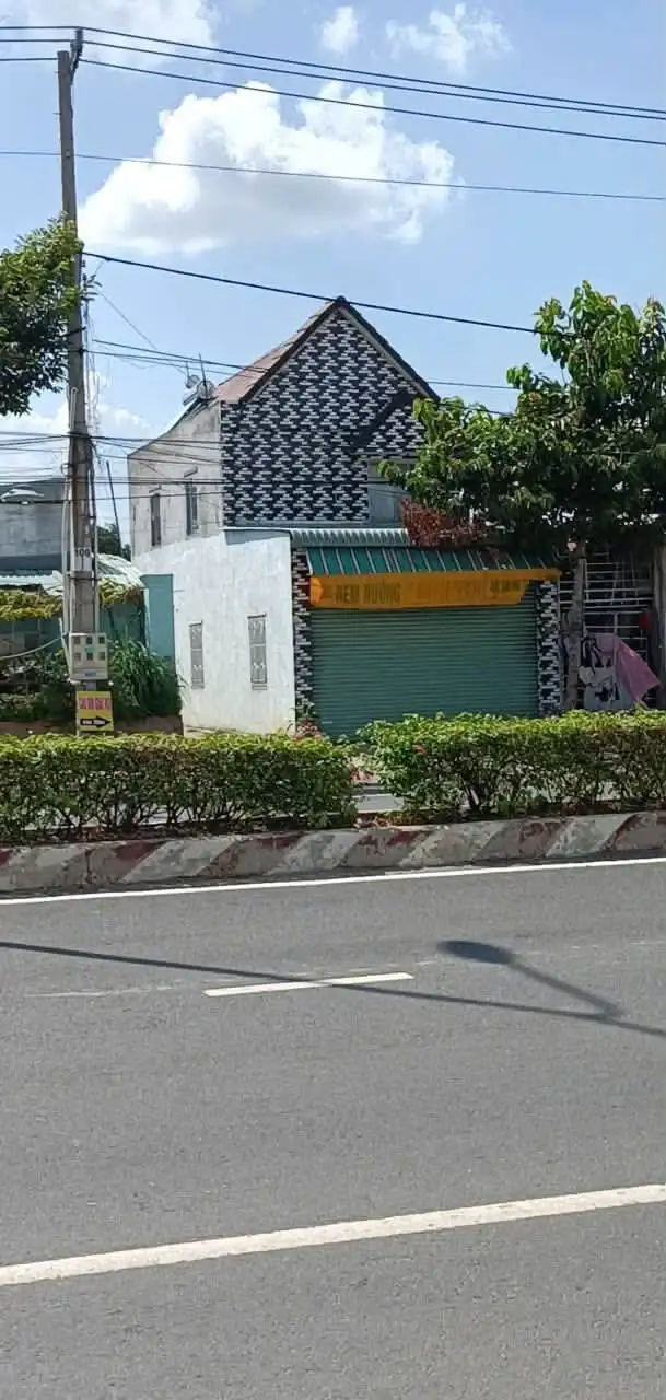Bán nhà mặt tiền Hùng Vương Thành phố Bến Cát, Bình Dương – 2 phòng ngủ, giá 2.2 tỷ