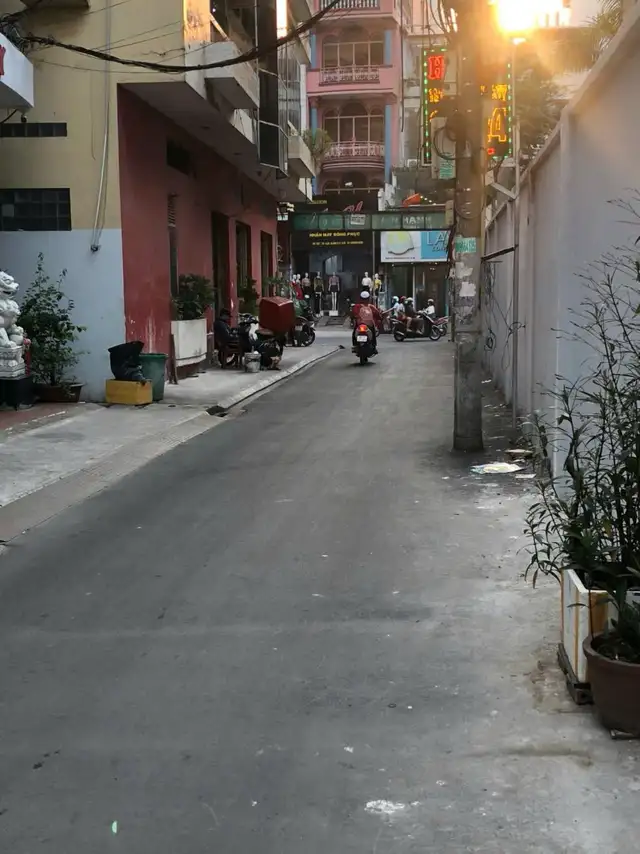 Bán nhà hẻm Sư Vạn Hạnh Quận 10, TP.HCM – 11 phòng ngủ, giá 20.5 tỷ Bán nhà hẻm Sư Vạn Hạnh Quận 10, TP.HCM – 11 phòng ngủ, giá 20.5 tỷ