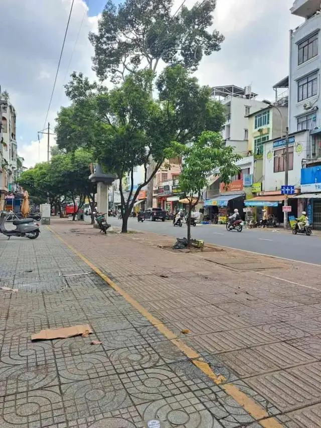 Bán nhà mặt tiền Hùng Vương Quận 5, TP.HCM – 2 phòng ngủ, giá 40 tỷ Bán nhà mặt tiền Hùng Vương Quận 5, TP.HCM – 2 phòng ngủ, giá 40 tỷ
