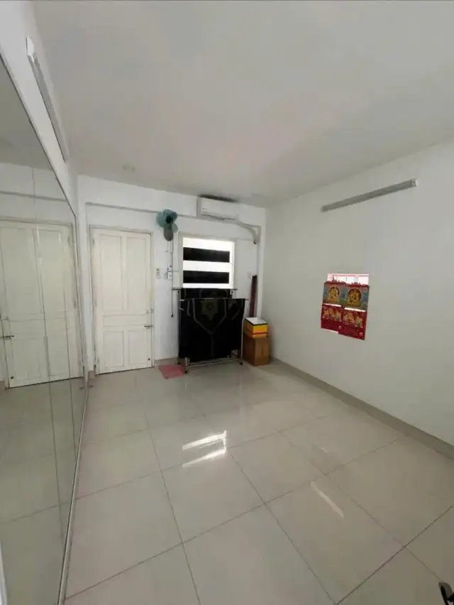 Bán nhà hẻm Lạc Long Quân Quận 11, TP.HCM – 4 phòng ngủ, giá 6.8 tỷ Bán nhà hẻm Lạc Long Quân Quận 11, TP.HCM – 4 phòng ngủ, giá 6.8 tỷ