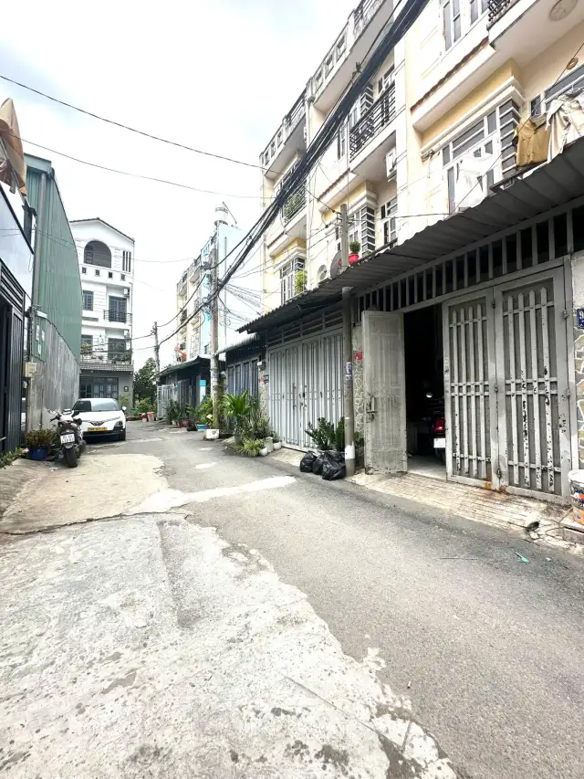 Bán nhà mặt tiền Khu phố 2 Quận 12, TP.HCM – 2 phòng ngủ, giá 2.2 tỷ