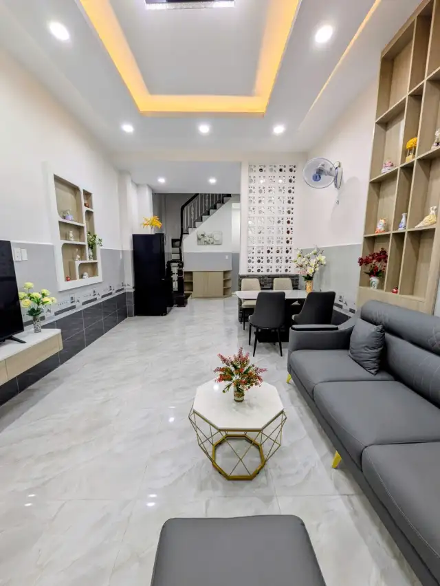 Bán nhà mặt tiền đường số 1 Quận Gò Vấp, TP.HCM – 3 phòng ngủ, giá 7.6 tỷ